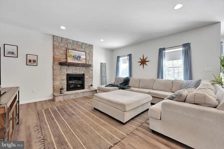 4 Bedrooms Single Family Detached 1