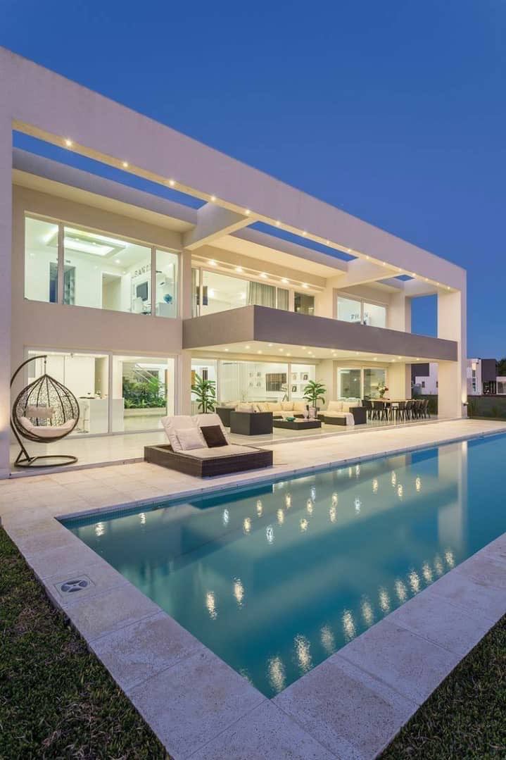 4 Bedroom Mansion in Harrisburg