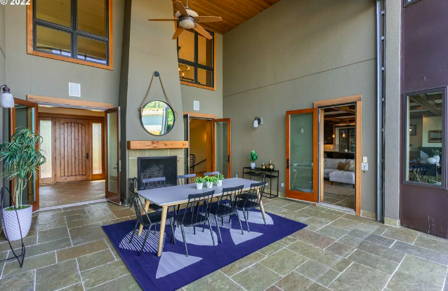 Luxury Columbia Riverfront Home With Premium Finishes