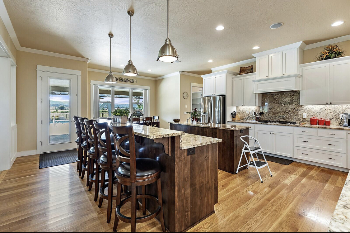 Family Detached - Central Point