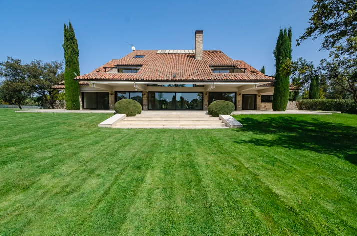 Wonderful Villa In The Best Area Of La Moraleja, Madrid