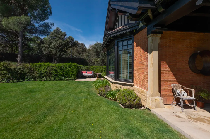 Wonderful Villa In La Moraleja, Madrid